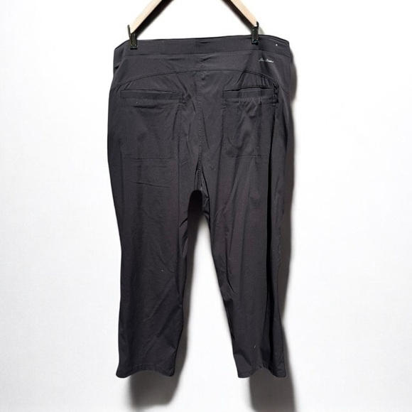 🌻EUC Eddie Bauer Black Lightweight High-Rise Wicking Cargo Pants Womens Size 16 - Picture 3 of 6